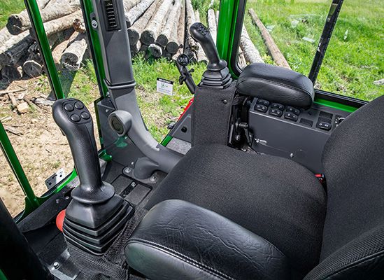 John Deere 437E Knuckleboom Loader 173 hp 35,073 lb Operating Weight