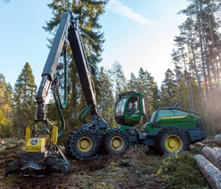 John Deere 1470H Wheeled Harvester 220 kW 295 hp