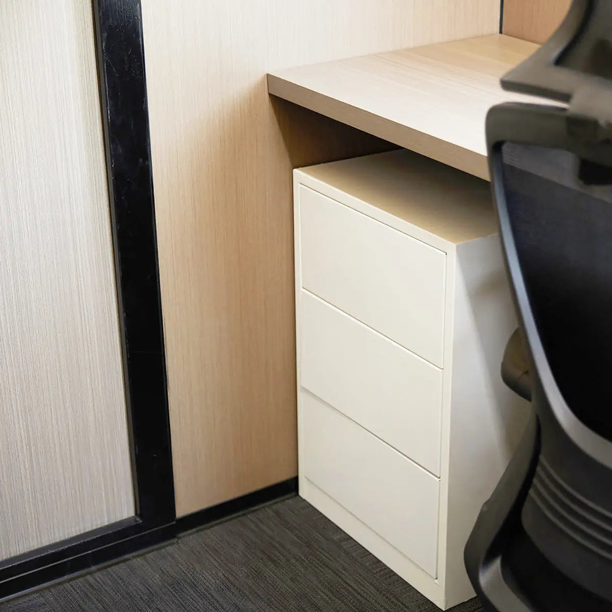 TMG Industrial TMG-SCO10 3 m Steel Container Office 5.3 m² Working Area 3 Ergonomic Chairs