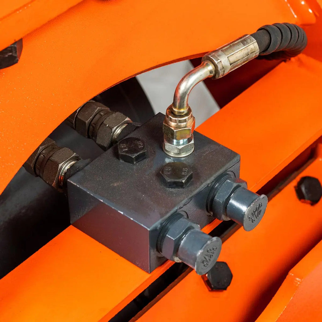 TMG Industrial TMG-ECP41 11,000 lbf Hydraulic Plate Compactor 99 cm Compaction Depth