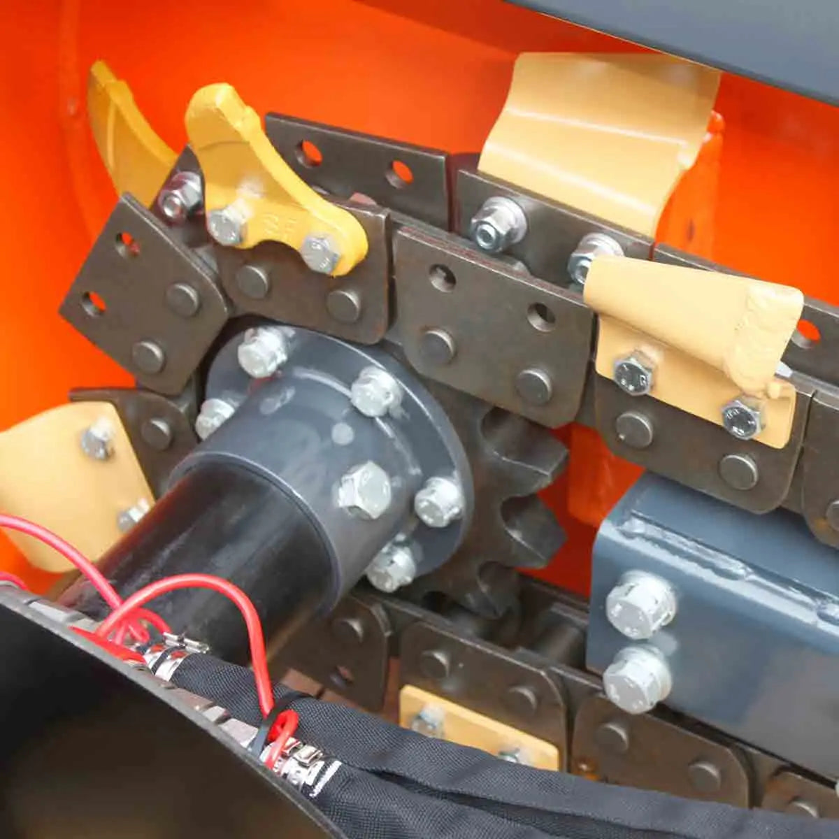 TMG Industrial TMG-SDT36 Skid Steer Trencher 15 cm Width Earth Tungsten Teeth
