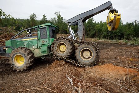 John Deere 768L-III Bogie Skidder 281 hp 52,245 lb Operating Weight