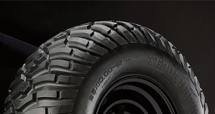 John Deere XUV865R Signature Edition Crossover Utility Vehicle 22.8 hp 2535 lb Weight