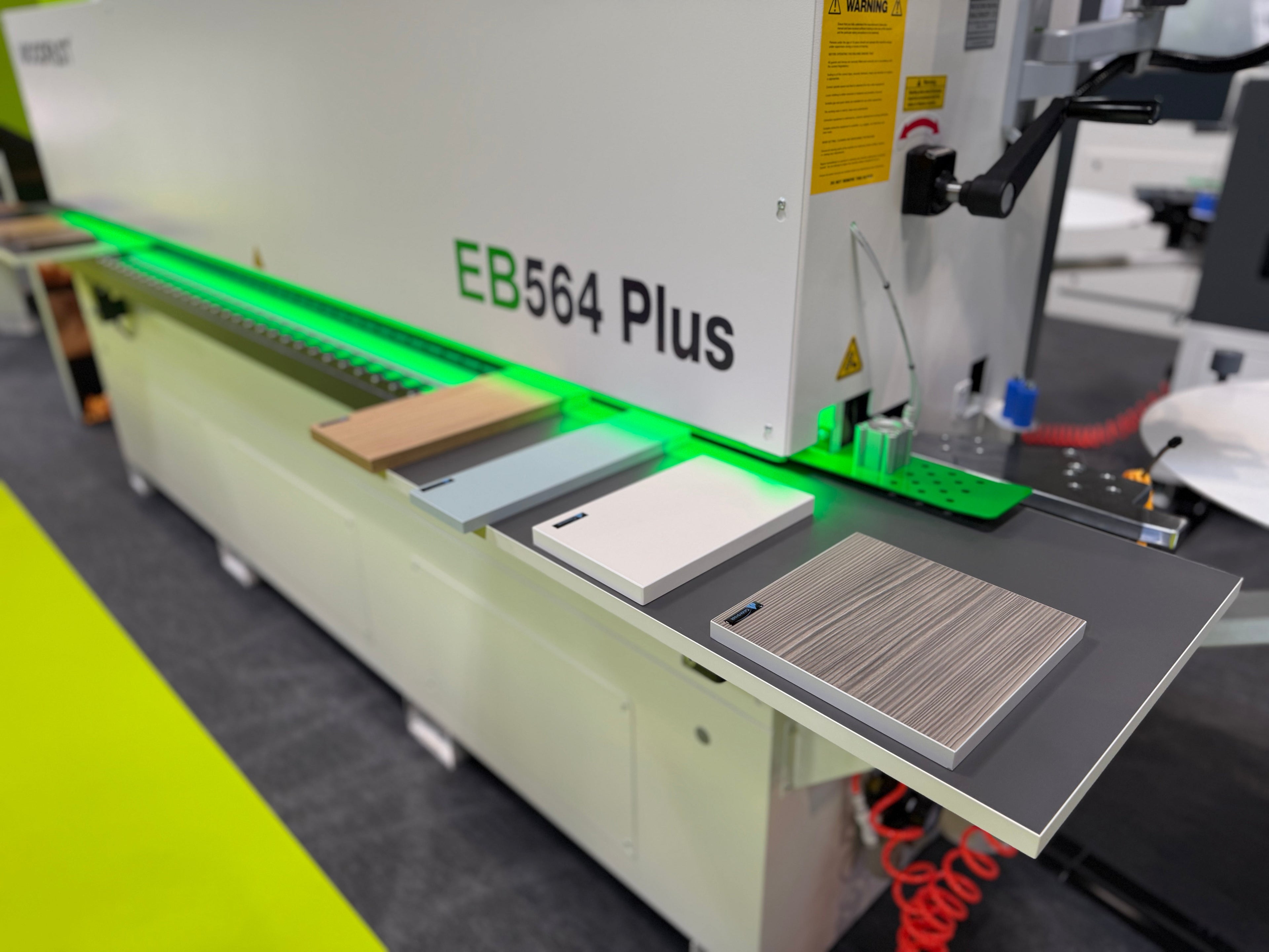 Woodfast EB564 PLUS Edgebander Pre-Milling Corner Rounding Spraying