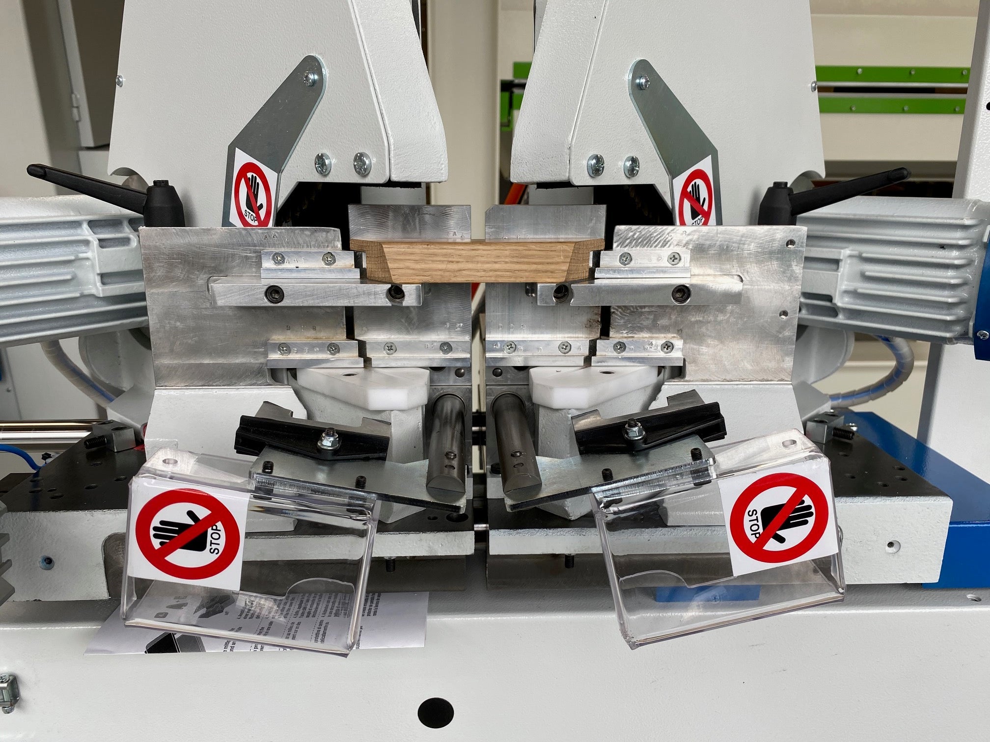 OMGA TRF Series Double Mitre Saw for Glazing Bead