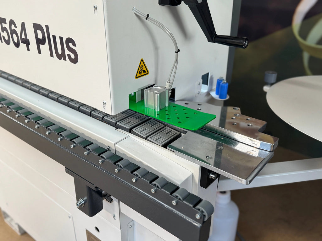 Woodfast EB564 PLUS Edgebander Pre-Milling Corner Rounding Spraying