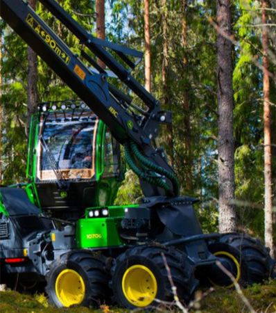 John Deere 1070G Wheeled Harvester