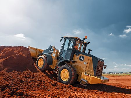 John Deere 444 G-Tier Mid-Size Wheel Loader 124 hp 22,077 lb Operating Weight